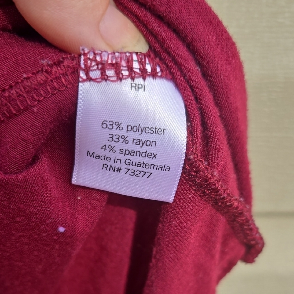 Women's V-Neck Burgundy Top - Picture 3 of 4